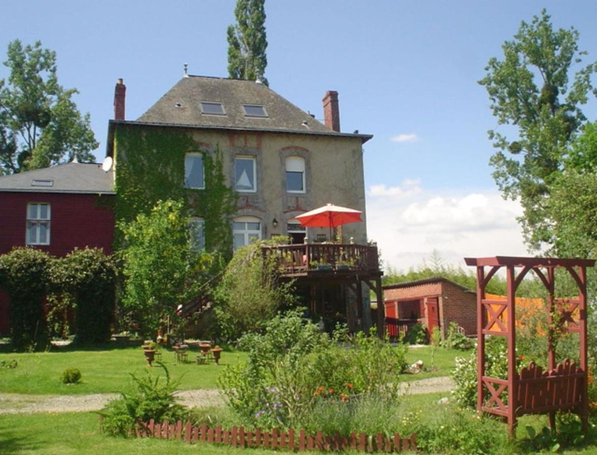 La Chaussee D'Olivet En Mayenne Exteriör bild
